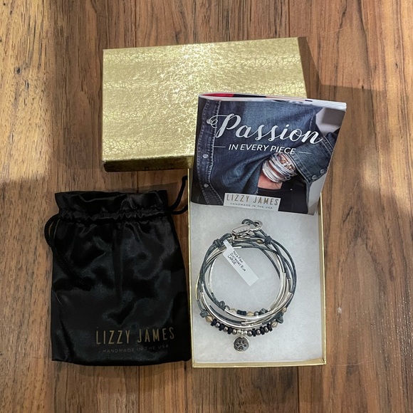 BRAND NEW NEVER WORN Charm Wrap Bracelet - Picture 1 of 2